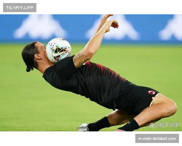 库拉索欧化4-3-3体系 巴库纳兄弟中场串联快速反击